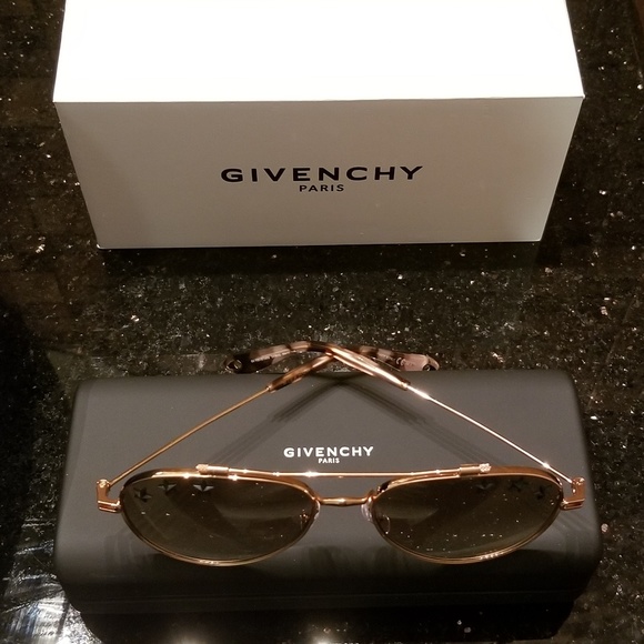 💯%GENUINE GIVENCHY SUNGLASSES - Picture 3 of 8